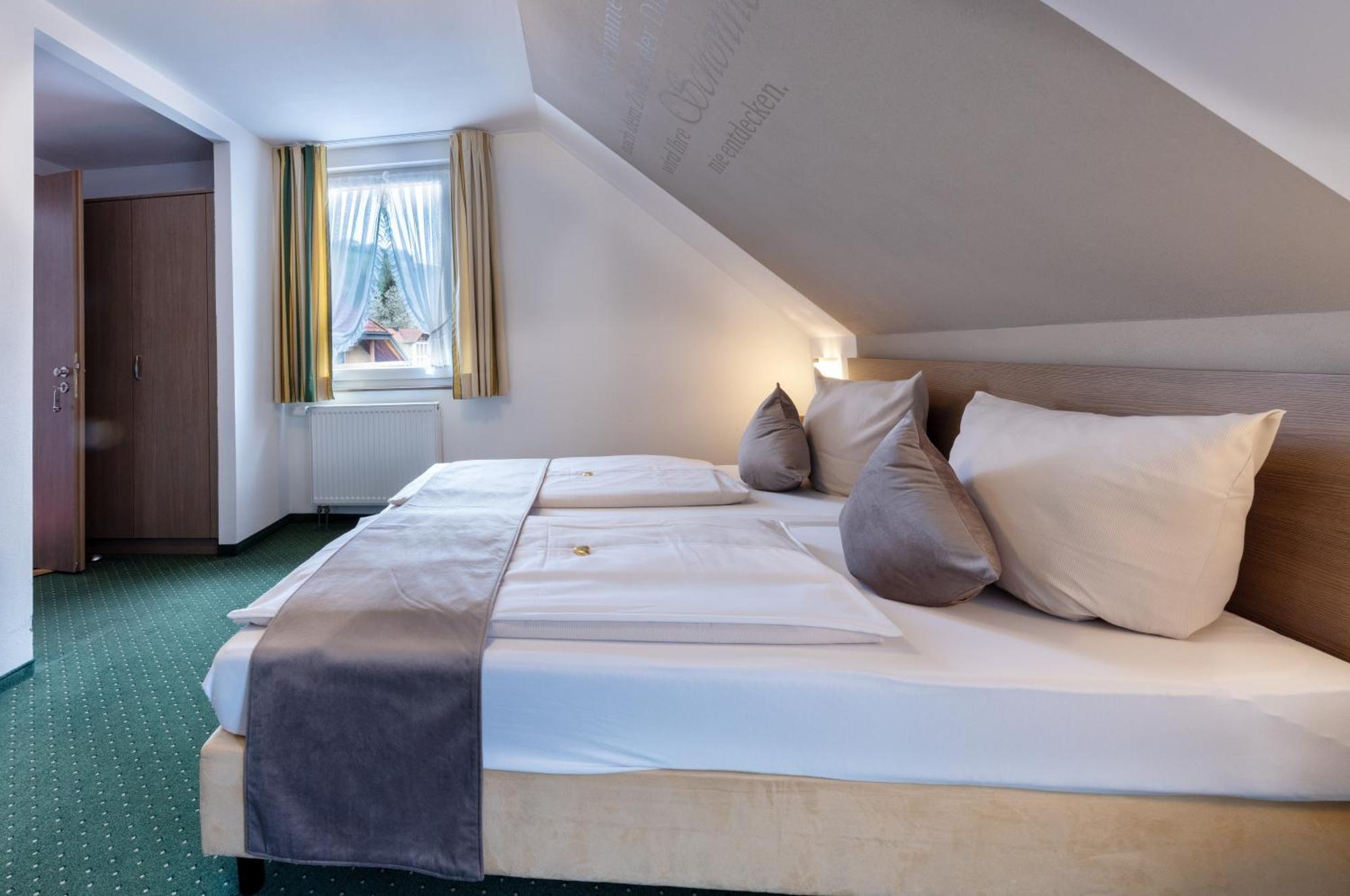 Hotel Restaurant Schwoerer 伦茨基希 外观 照片