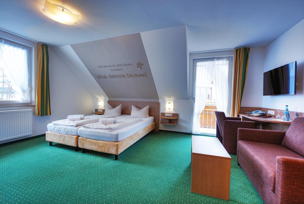 Hotel Restaurant Schwoerer 伦茨基希 外观 照片